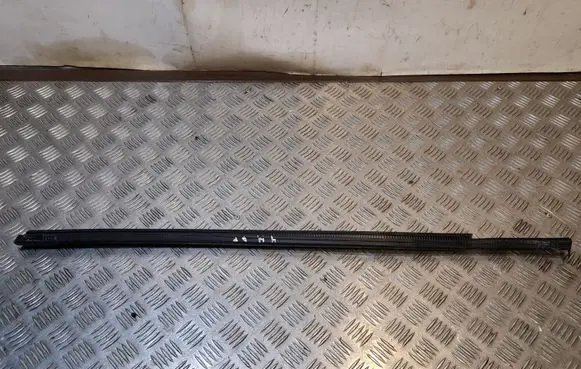 Audi Q7 4M Front door glass trim molding 4M0837479