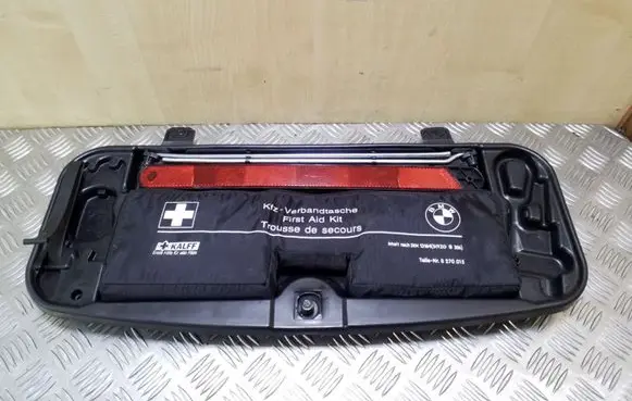 BMW 5 E60 E61 Tool set 71116761420 15361710