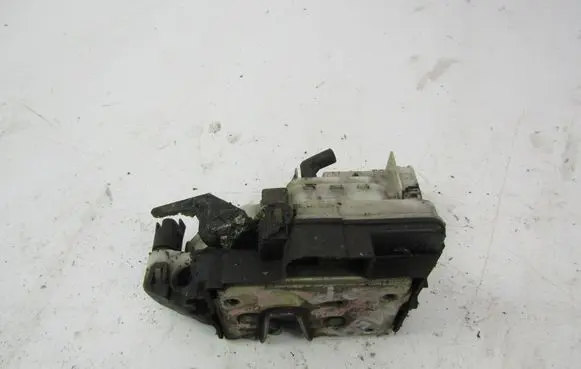 Volkswagen Golf III Rear door lock 