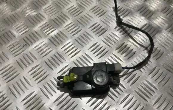 Mitsubishi Lancer Central locking motor 1528005620 152800-5620