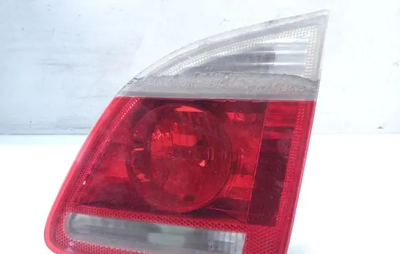 Tailgate rear/tail lights