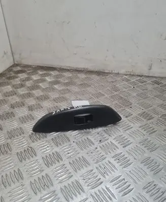 Toyota Yaris Electric window control switch