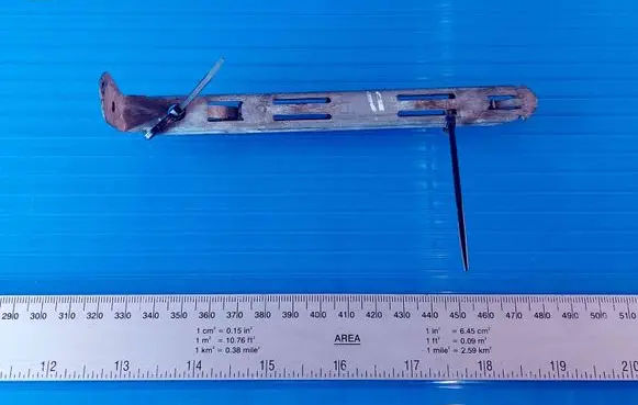 Volvo XC90 Headlight/headlamp mounting bracket 8637181