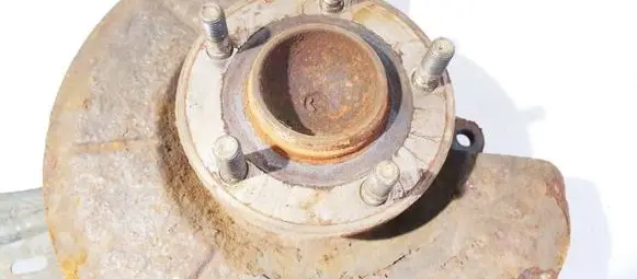 Mazda 5 Rear wheel hub
