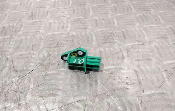 Volkswagen Touran I Airbag deployment crash/impact sensor 5M0909606A 5WK43658