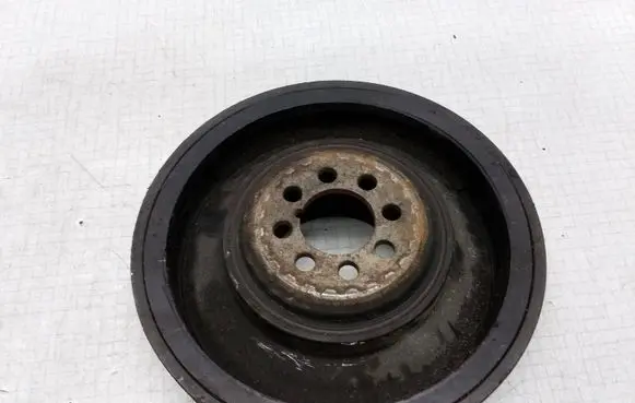 Volkswagen PASSAT B5.5 Crankshaft pulley 059105251M