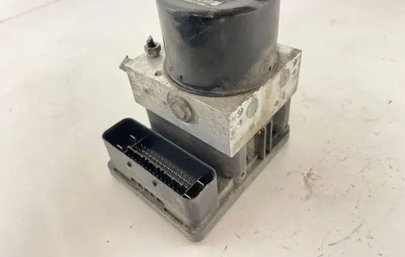Volvo V50 ABS Pump 4N512C405GA 30742654