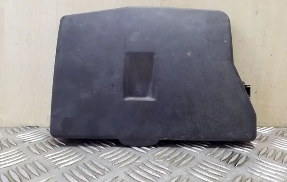 Toyota Verso Fuse box cover 8266205150