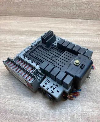 Volvo S60 Fuse module 9401802