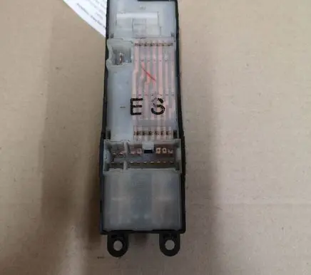 Nissan X-Trail T30 Electric window control switch