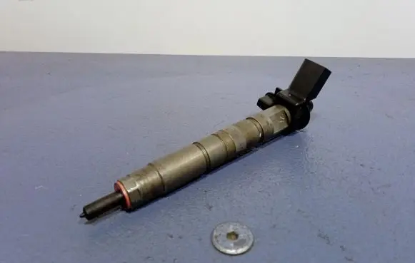 BMW 7 F01 F02 F03 F04 Fuel injector 7805428