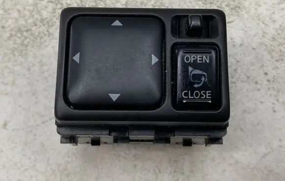Nissan Pathfinder R51 Wing mirror switch 050701