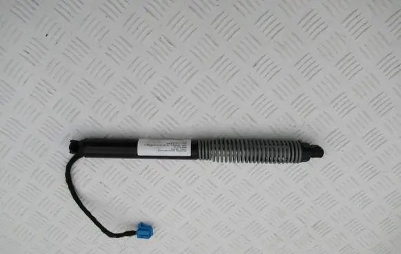BMW 7 G11 G12 Tailgate strut 847989