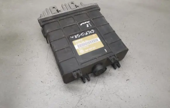 Volkswagen Golf III Engine control unit/module 0261200701 1H0907311