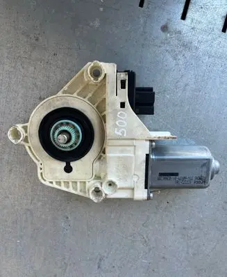 Audi Q7 4L Front door window regulator motor 4L0959802B 1036989710200
