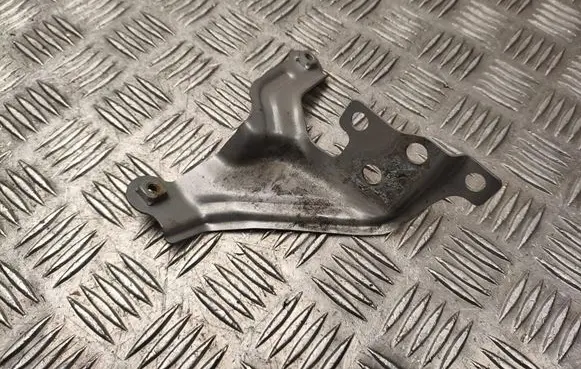 Toyota Prius (XV60) Fender mounting bracket 