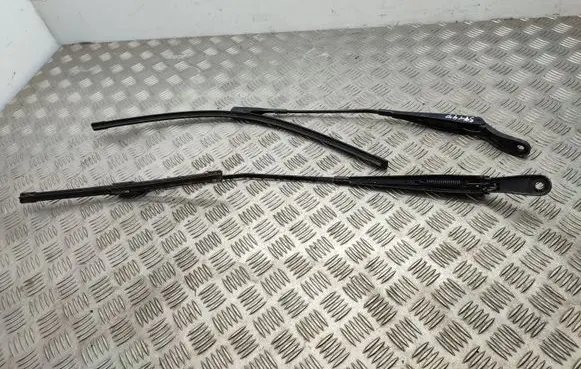 Citroen C3 Aircross Front wiper blade arm
