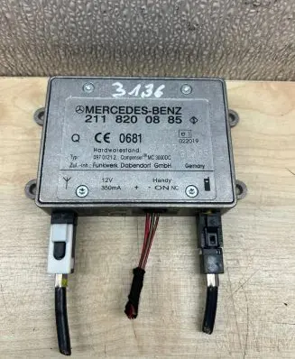 Mercedes-Benz E W211 Antenna control unit 2118200885