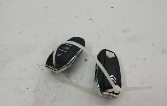 Citroen C5 Aircross Ignition key/card 98281122zd