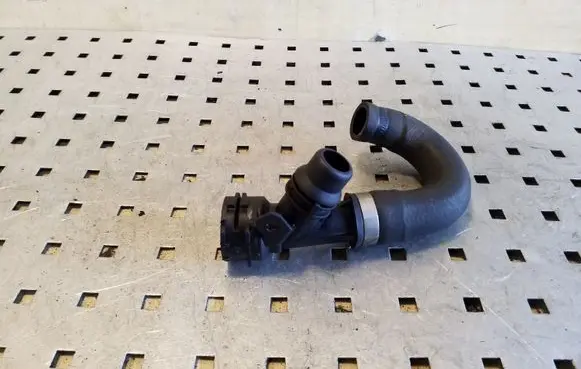 BMW X3 E83 Engine coolant pipe/hose