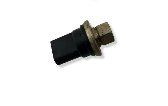 Audi RS4 B7 Air conditioning (A/C) pressure sensor 8E0959126