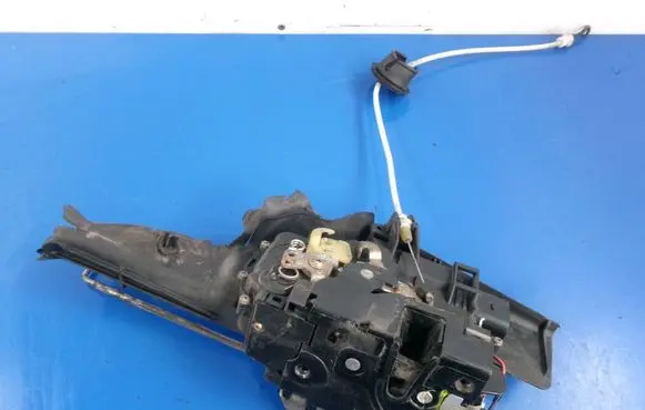 Audi A4 S4 B6 8E 8H Front door lock