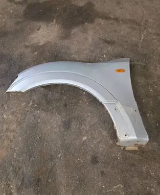 Mitsubishi Pajero Fender