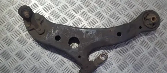 Toyota Previa (XR30, XR40) II Front lower control arm/wishbone