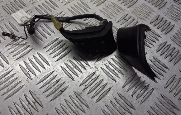 Mazda 3 I Steering wheel buttons/switches 