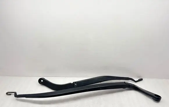 Front wiper blade arm