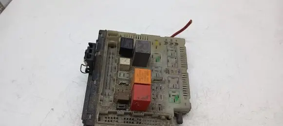 Ford Focus Fuse module 95AG14A073CA