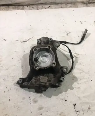 BMW 7 E65 E66 Front wheel hub spindle knuckle 6753461