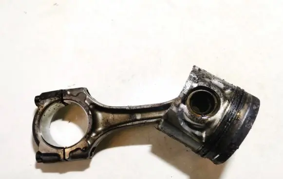 Toyota Corolla Verso E121 Piston with connecting rod