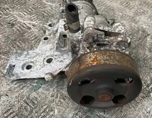 Nissan Qashqai Water pump MR20