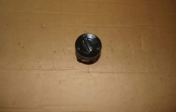Volkswagen Golf IV Light switch 1c0941531