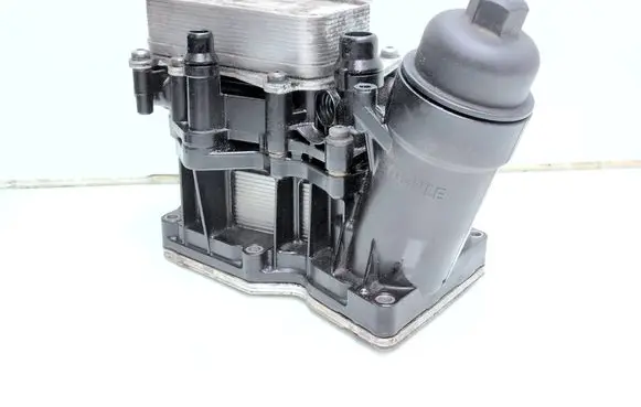 BMW 3 E92 E93 Oil filter mounting bracket 8507627 70377355 70379327