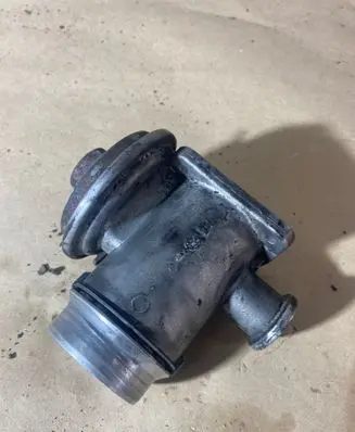 BMW 7 E65 E66 EGR valve 7789999