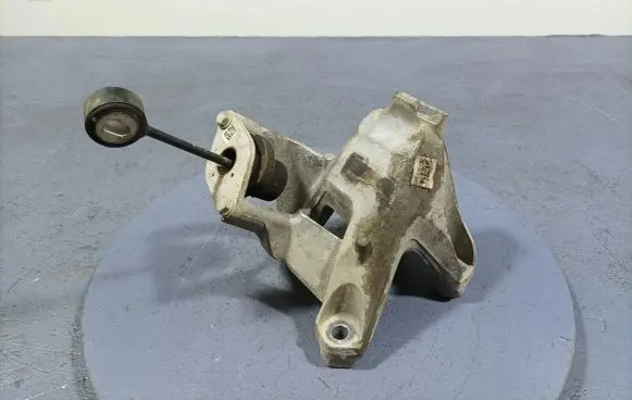 Audi A8 S8 D2 4D Engine mount vacuum valve 4M0199307A