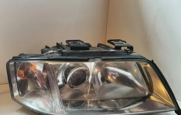 Audi A6 S6 C5 4B Headlight/headlamp 14847400