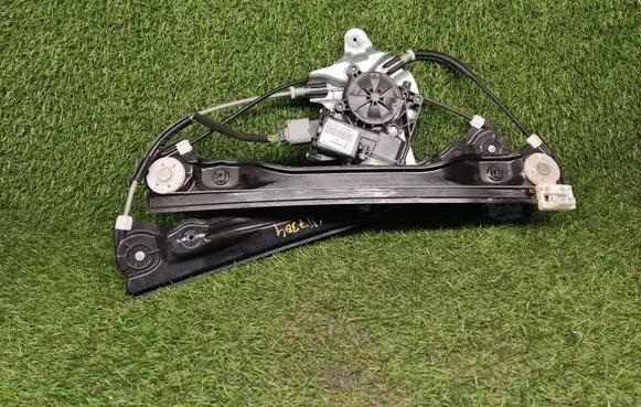 Chevrolet Cruze Front door window regulator with motor 82401J3021
