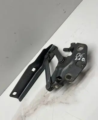 Volkswagen PASSAT B6 Engine bonnet/hood hinges 3C0823302