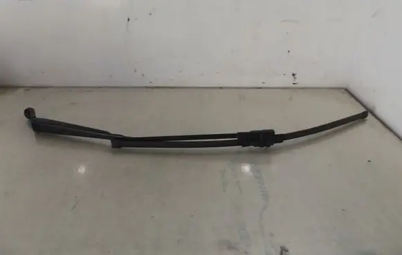 Peugeot 407 Front wiper blade arm