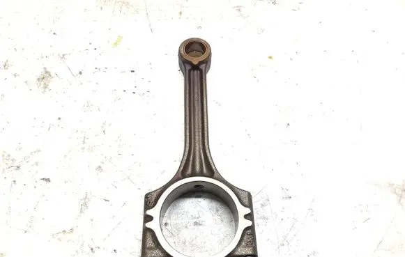 Volkswagen Polo V 6R Connecting rod/conrod 