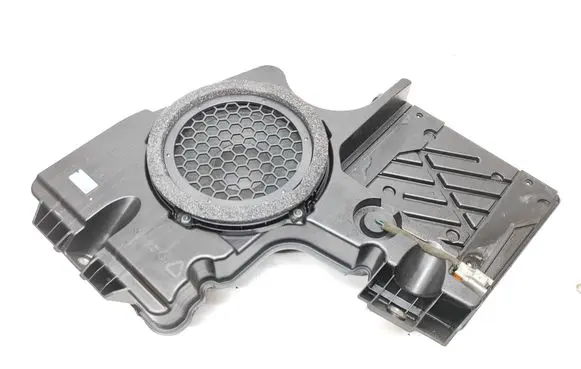 Alfa Romeo Stelvio Subwoofer speaker 50548545 8948010801B