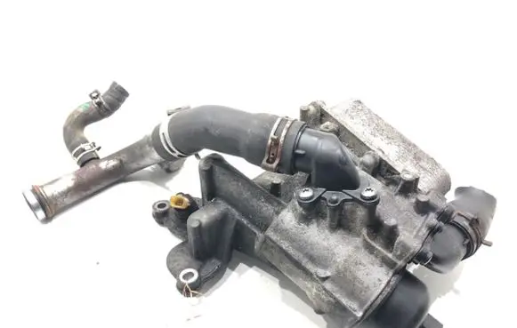 Renault Laguna III Oil filter mounting bracket 8200797762