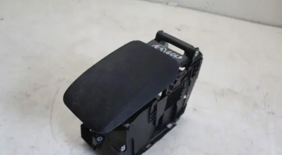 Volkswagen Golf VI Armrest