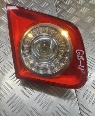 Volkswagen Jetta V Tailgate rear/tail lights 1K5945093