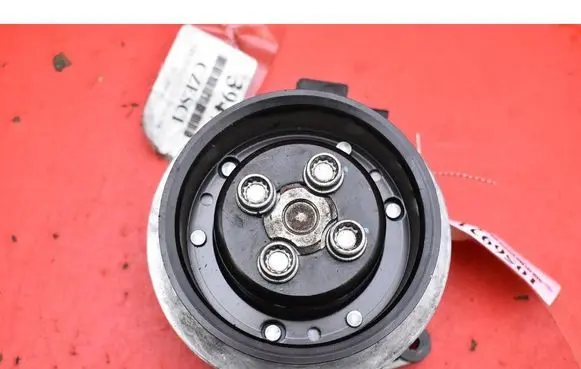 Volkswagen Touran II Water pump 01643304