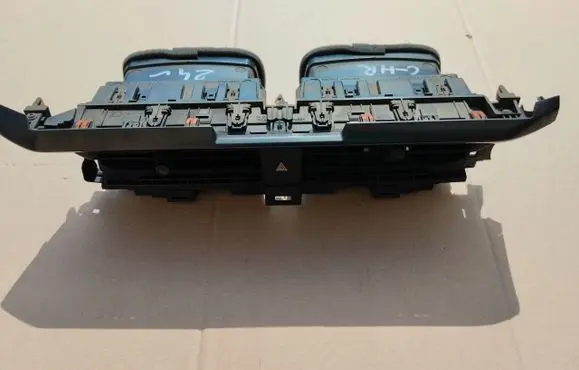 Toyota C-HR I Dash center air vent grill