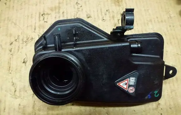Mercedes-Benz X-class W470 Coolant expansion tank/reservoir A2602001600T